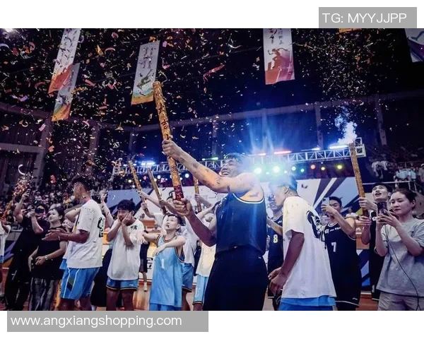 蓝球明星与足球巨星跨界合作的背后故事与影响分析 蓝球明星与足球巨星跨界合作的背后故事与影响分析