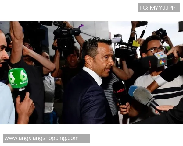 足球巨星告别老东家迈向新征程背后的感人故事与心路历程 足球巨星告别老东家迈向新征程背后的感人故事与心路历程