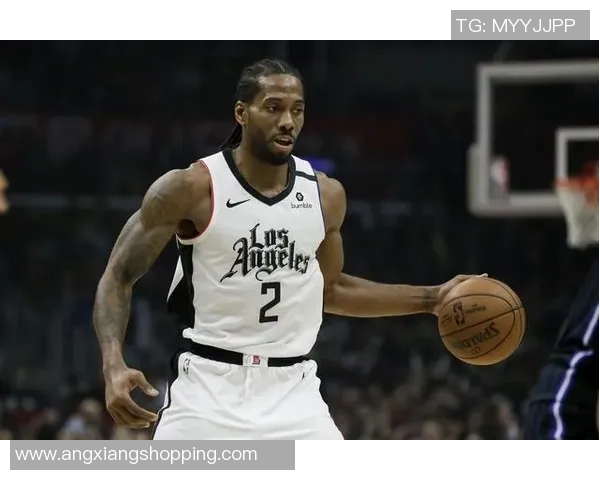 足球明星借钱背后的故事 揭开球场外的财务困境与生活挑战